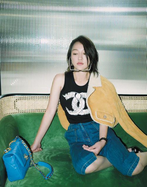 周迅牛仔裤生活照,展现简约时尚魅力